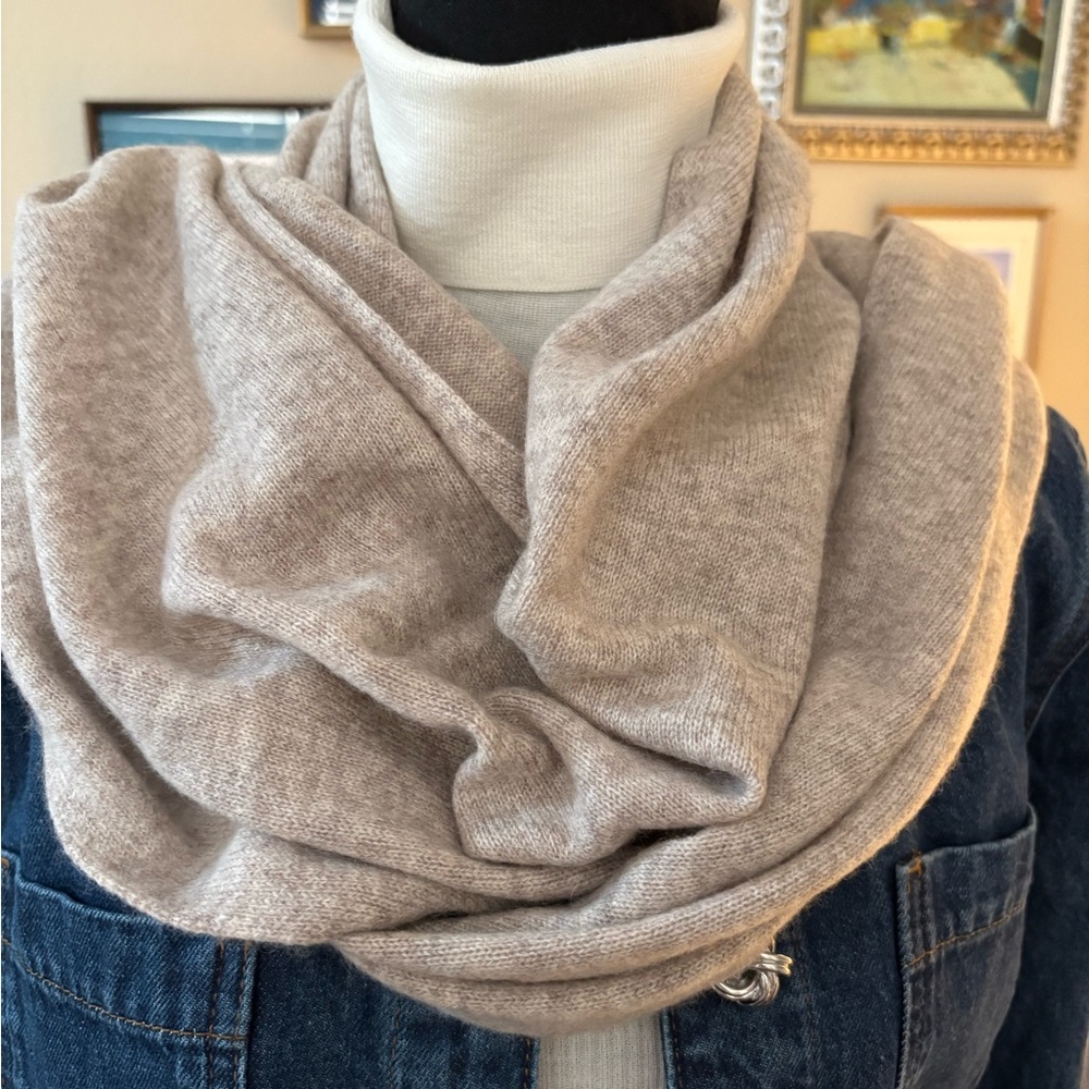 Tahari 2 ply luxe oatmeal cashmere scarf-NWT